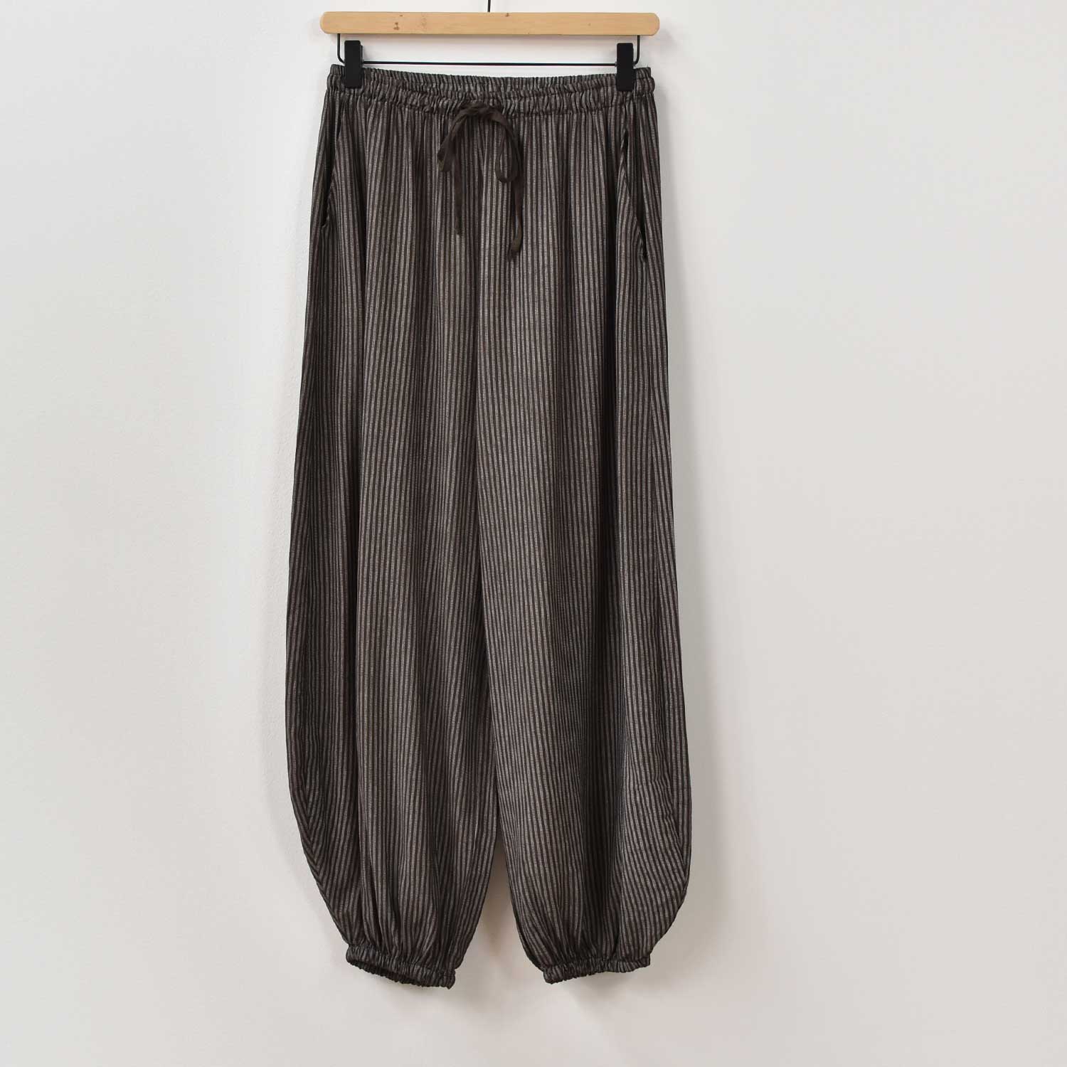 Pantalón bombacho rayas marrón