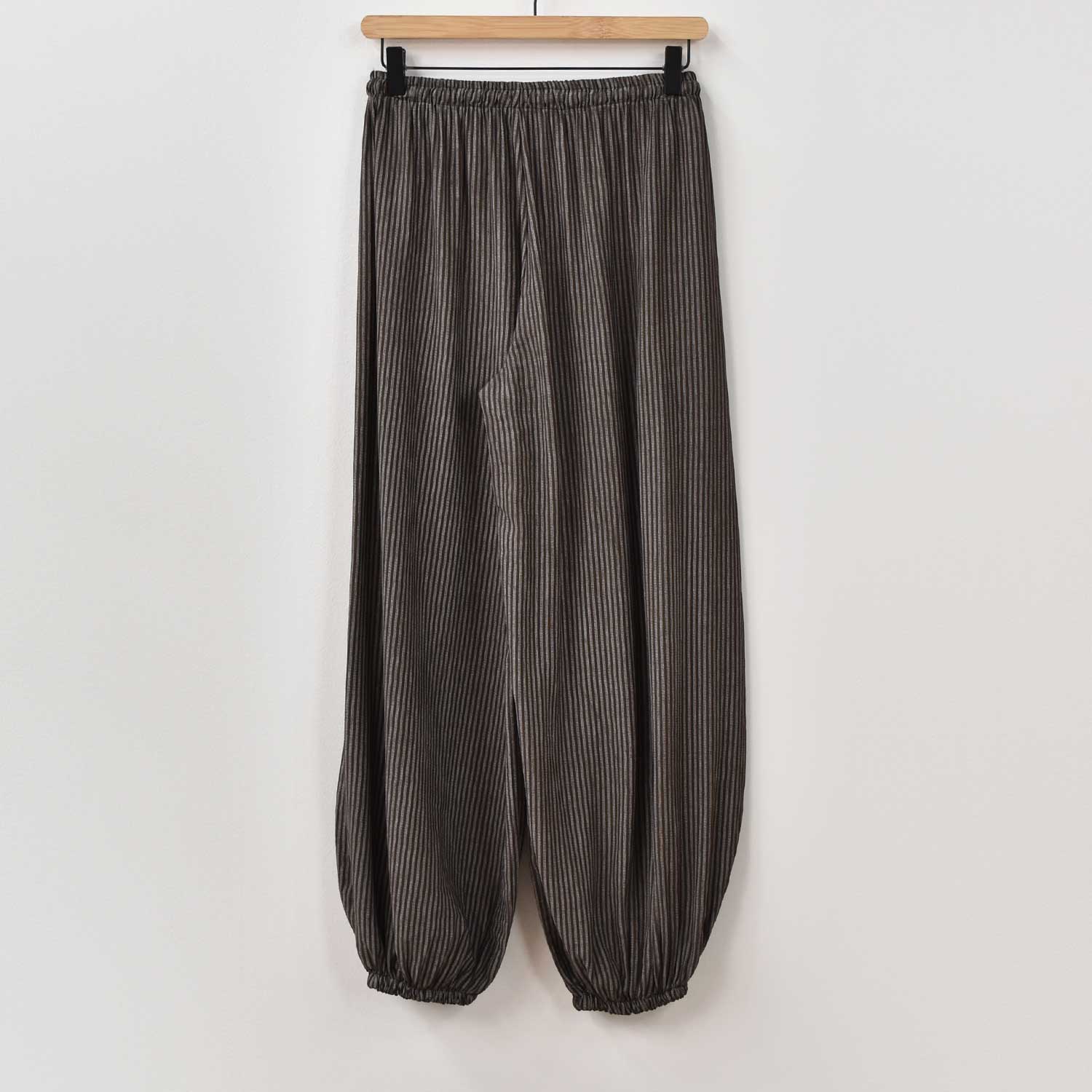 Pantalón bombacho rayas marrón