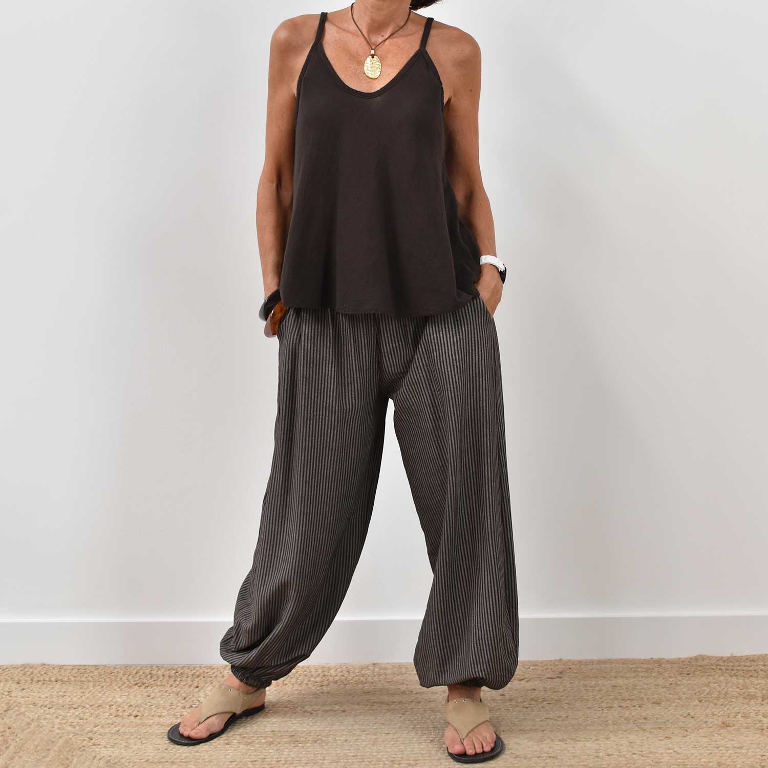 Pantalón bombacho rayas marrón