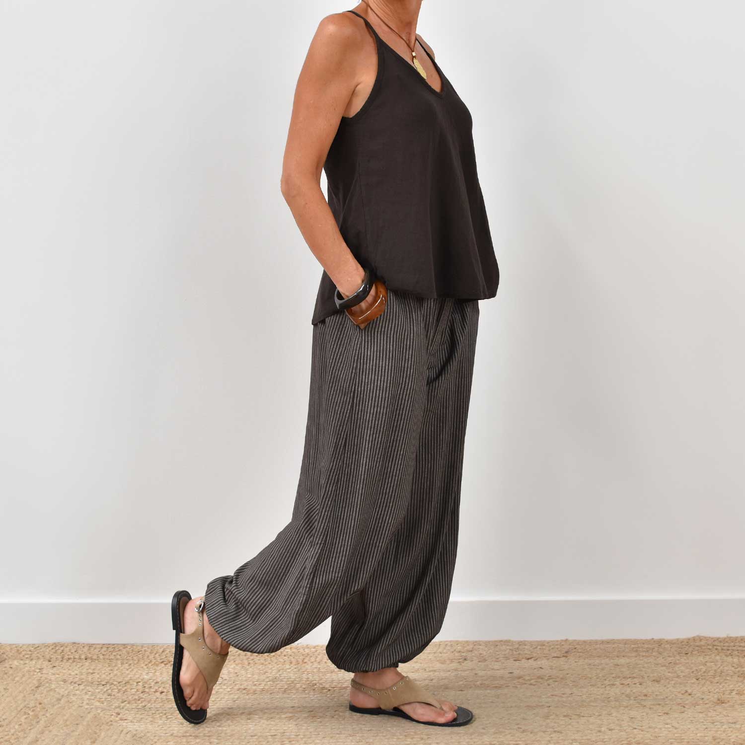 Pantalón bombacho rayas marrón