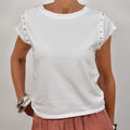 Camiseta tachas blanca