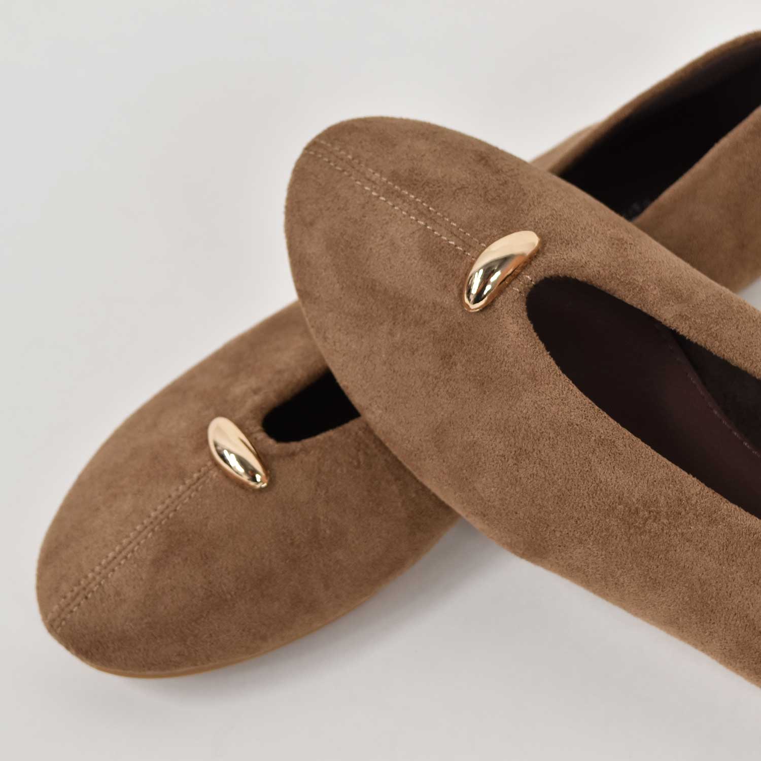 Bailarinas detalle dorado camel