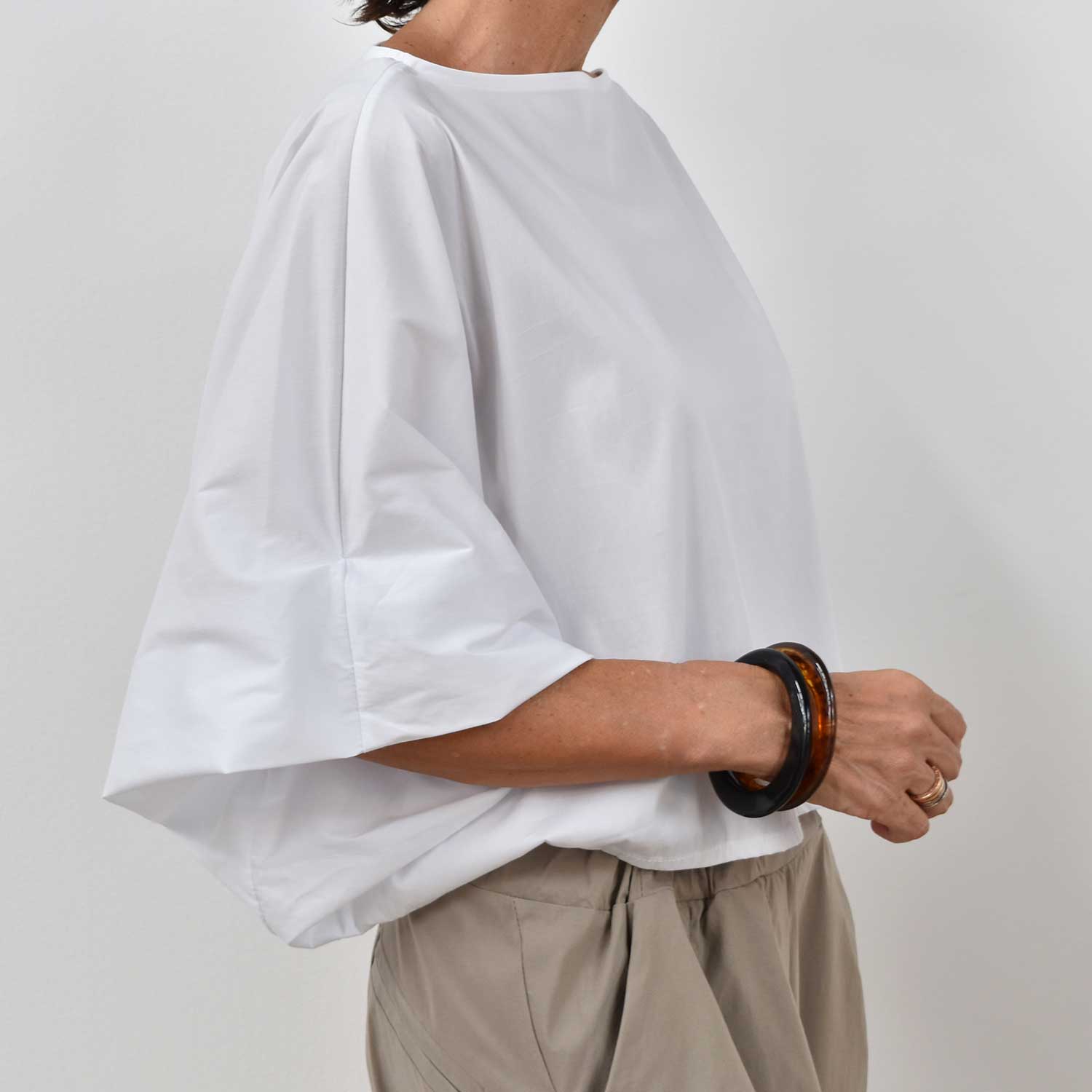Blusa abullonada blanca