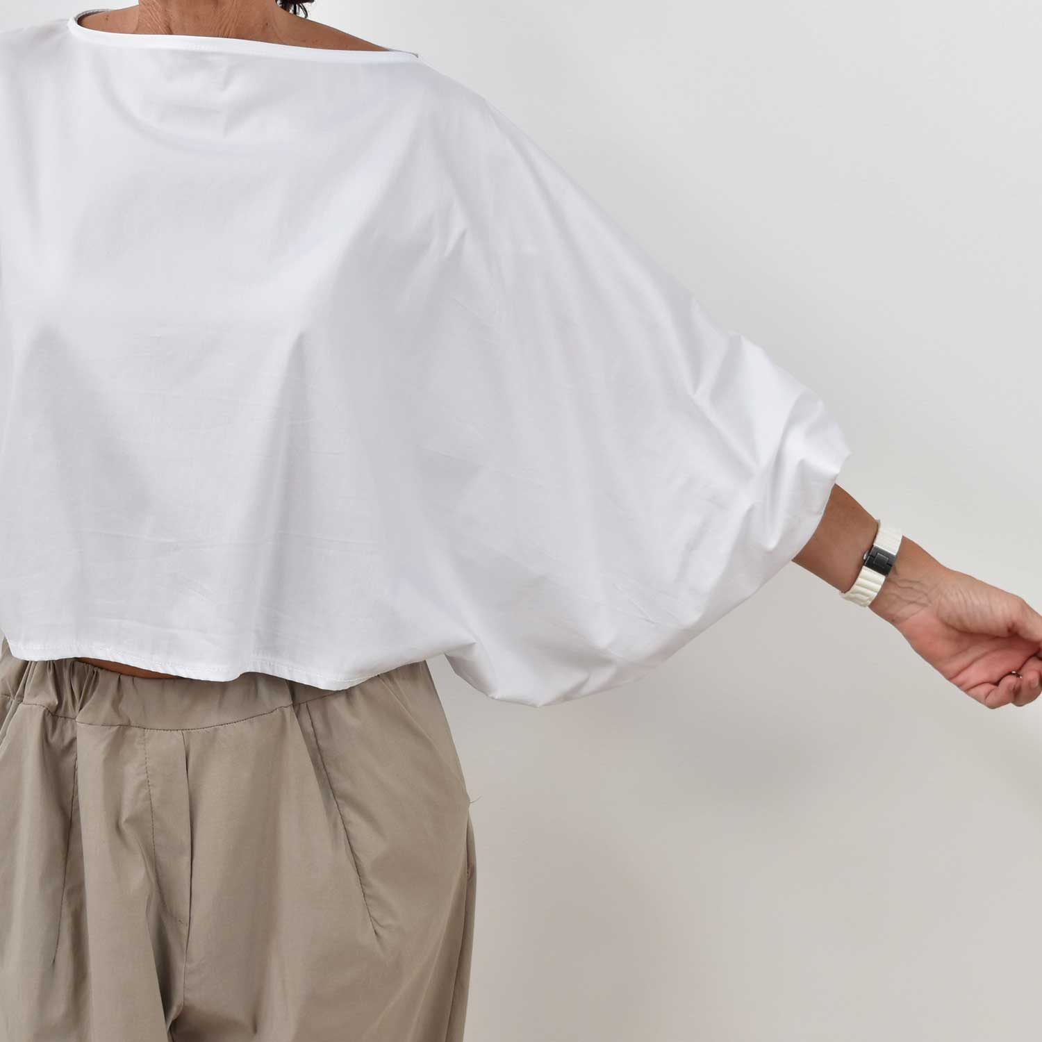 Blusa abullonada blanca