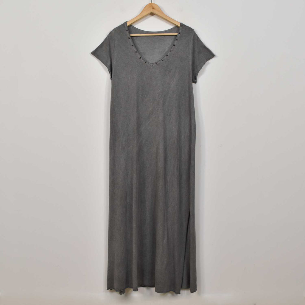 Vestido tachuelas estrellas gris