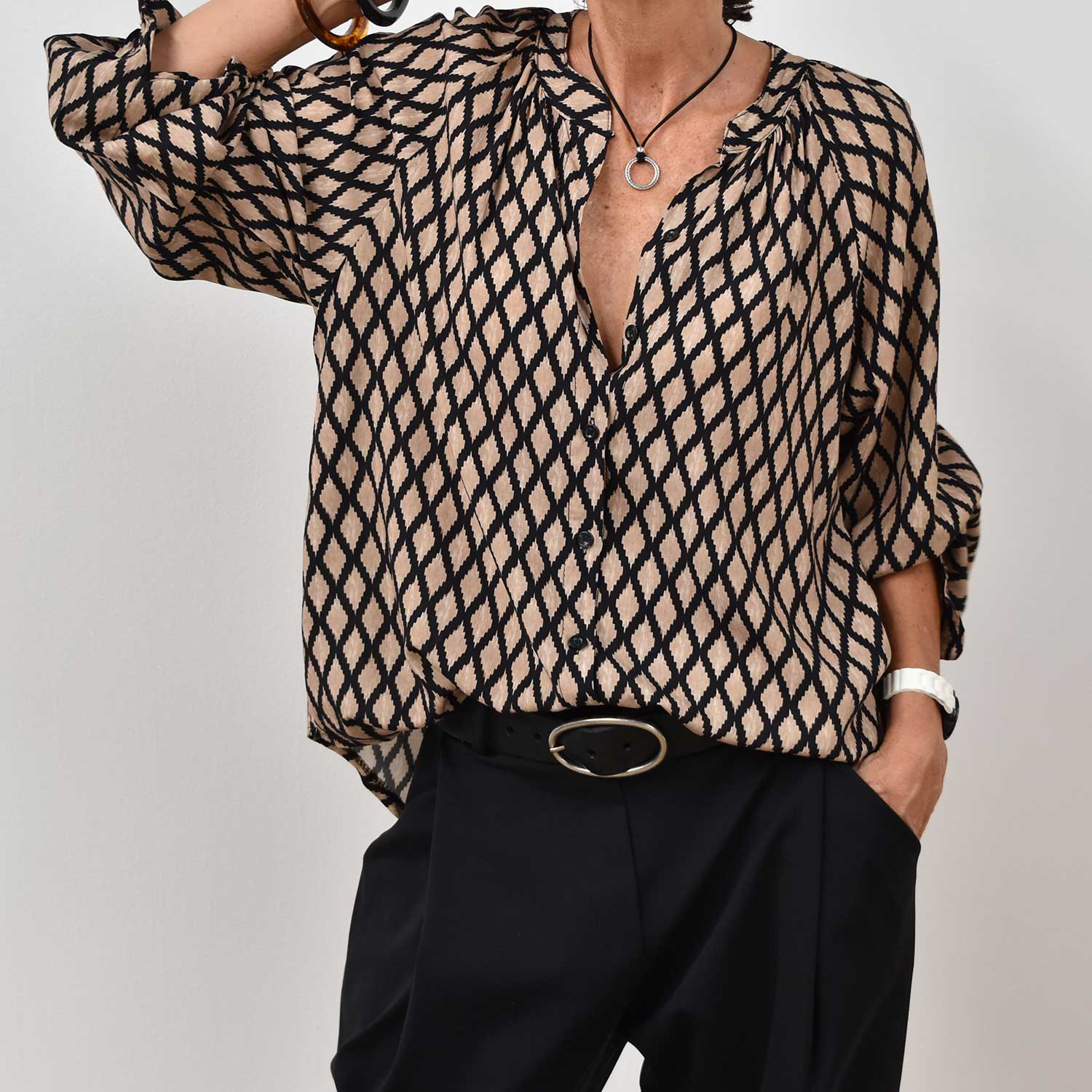 Camisa mao estampada marrón