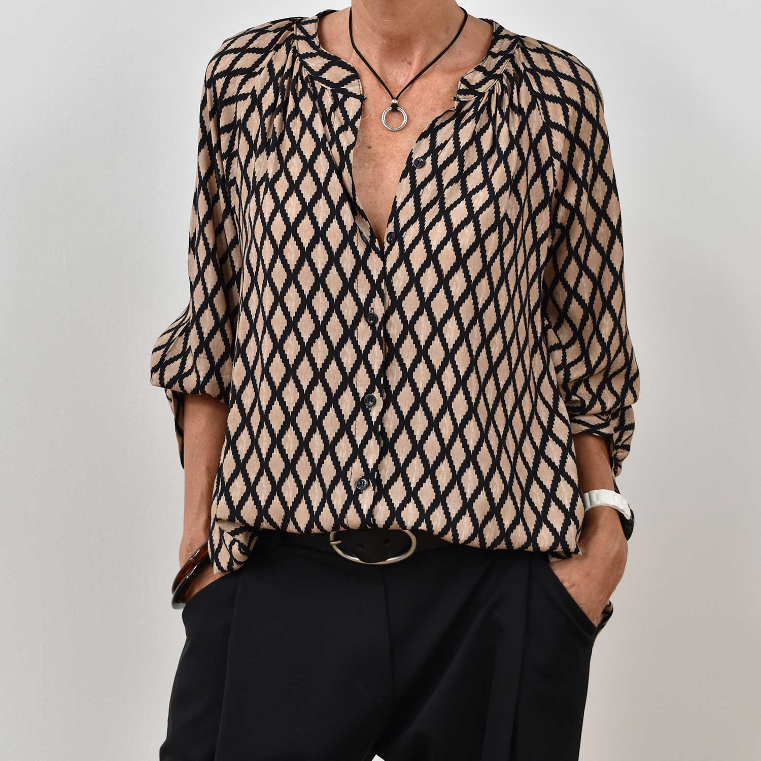 Camisa mao estampada marrón