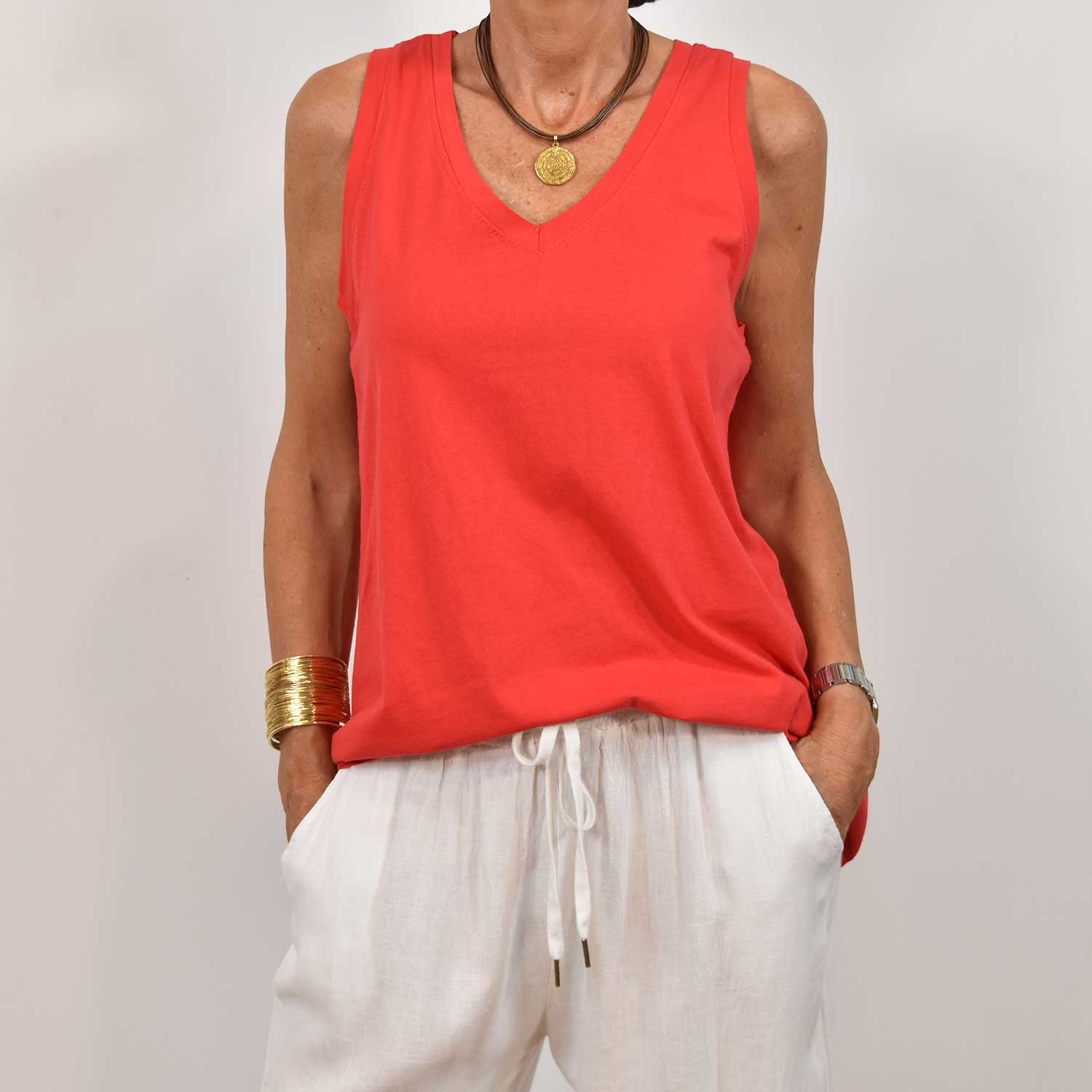 Camiseta básica pico roja