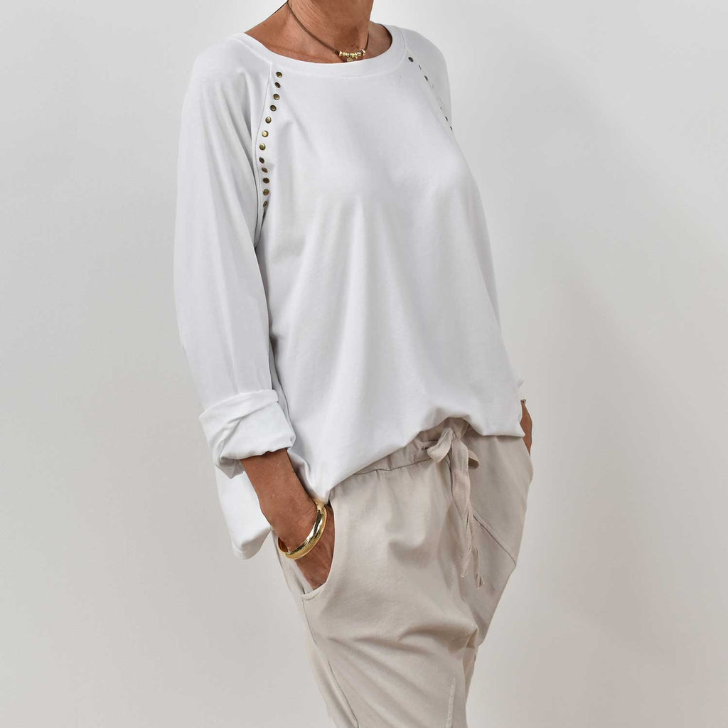 Camiseta cuello redondo tachas blanca
