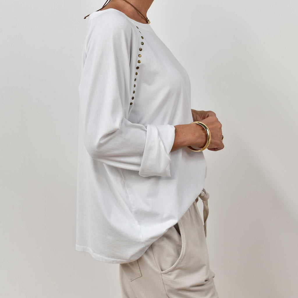 Camiseta cuello redondo tachas blanca