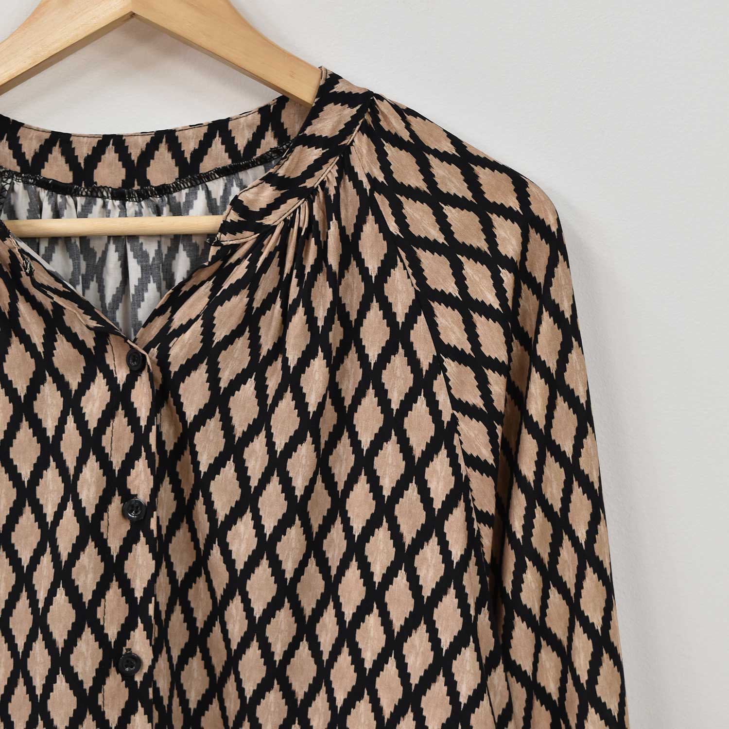 Camisa mao estampada marrón