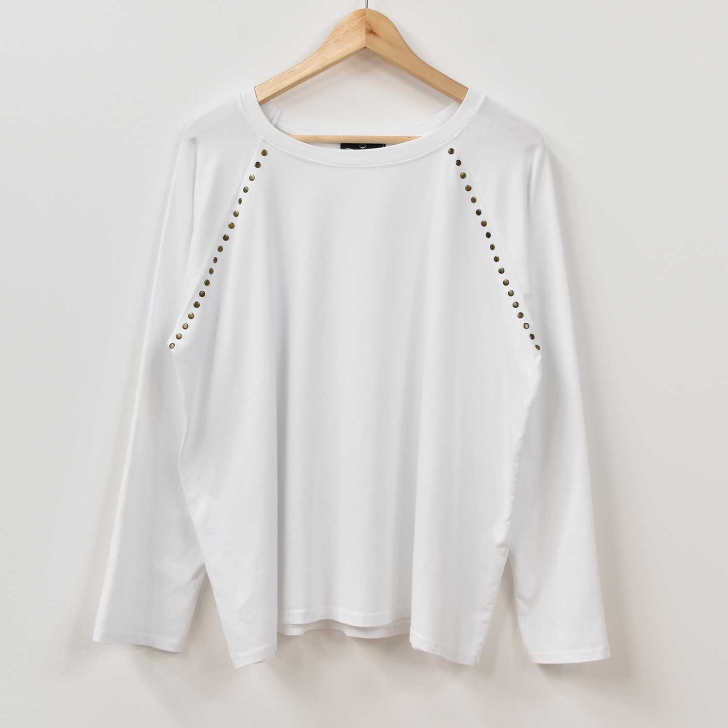 Camiseta cuello redondo tachas blanca