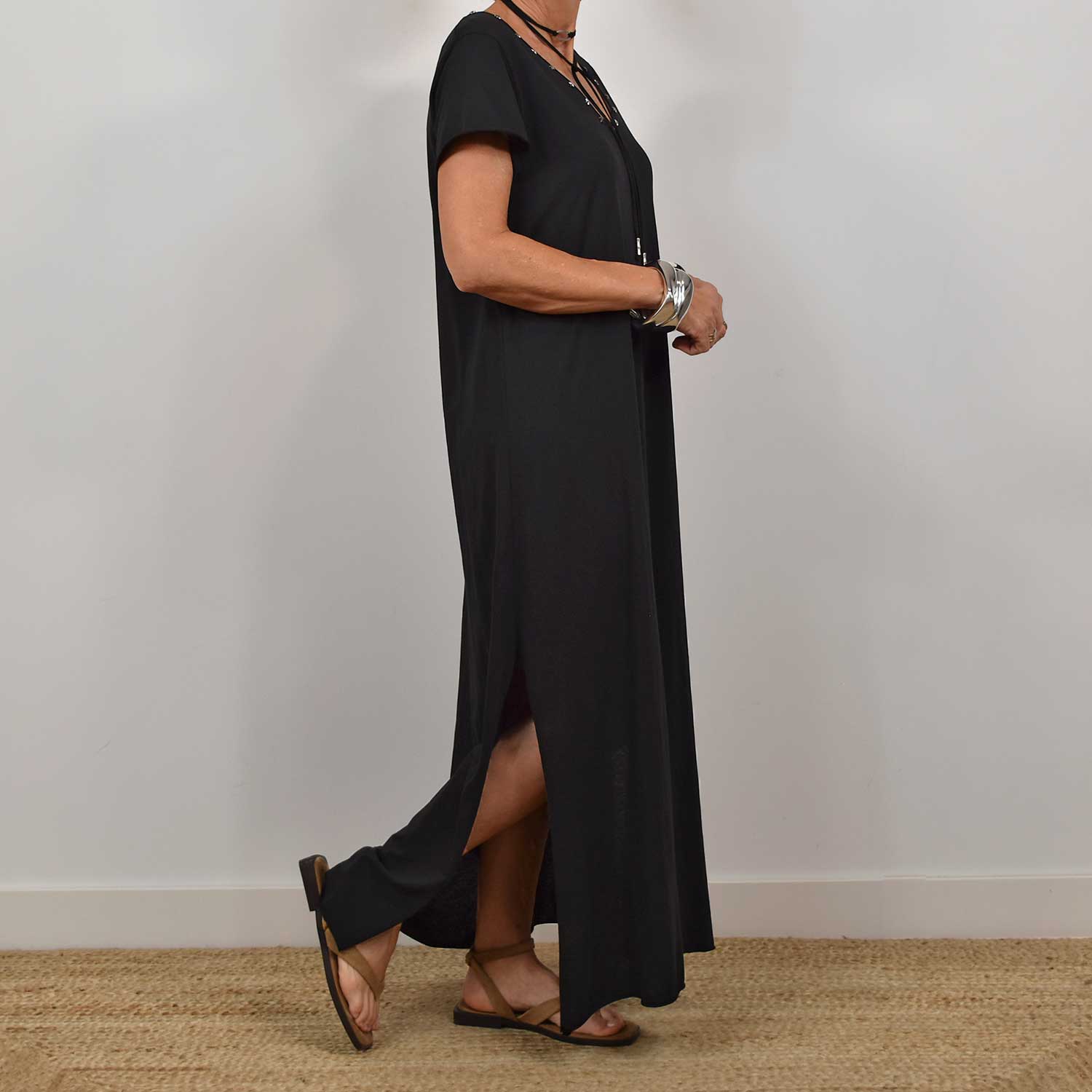 Vestido tachuelas estrellas negro